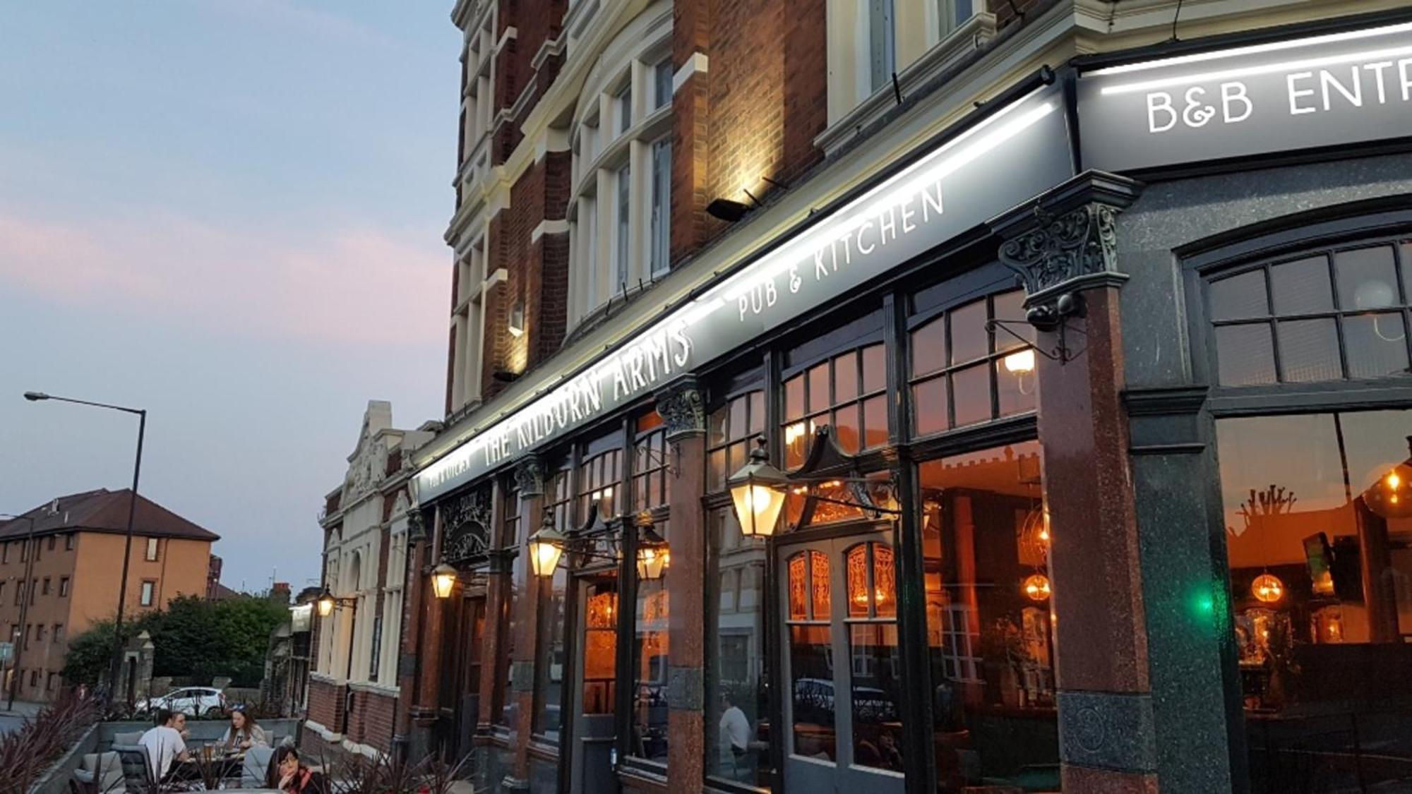 Oyo The Kilburn Arms Alojamento de Acomodação e Pequeno-almoço 3*